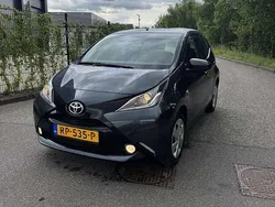 Grijs Gebruikt 2018 Toyota Aygo X-play Hatchback | € 7.499 (Super prijs)