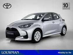 Zilver Gebruikt 2024 Toyota Yaris Hybrid Active Hatchback | € 22.950 (Eerlijke prijs)
