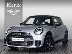 Grijs, metallic lak Gebruikt 2024 Mini John Cooper Works Hatchback | € 35.695 (Iets duurder)