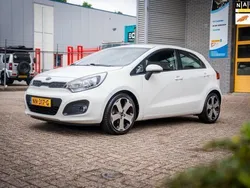 Wit Gebruikt 2012 Kia Rio Hatchback | € 6.950 (Eerlijke prijs)
