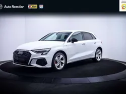 Wit Gebruikt 2022 Audi A3 Sportback e-tron S-Line Sedan | € 28.950 (Super prijs)