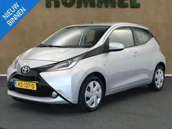 Grijs Gebruikt 2015 Toyota Aygo X-play Hatchback | € 7.250 (Eerlijke prijs)