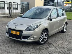 Bruin Gebruikt 2011 Renault Scénic III Expression MPV | € 4.450 (Eerlijke prijs)