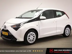 Wit Gebruikt 2021 Toyota Aygo X-play Hatchback | € 9.695 (Eerlijke prijs)