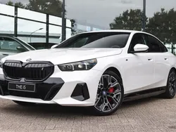 Mineralweiss Nieuw 2024 BMW i5 Executive Sedan | € 88.353 (Eerlijke prijs)