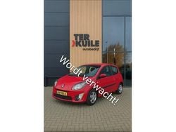 Rood Gebruikt 2009 Renault Twingo Dynamique Hatchback | € 2.750 (Eerlijke prijs)