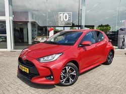 Rood Gebruikt 2024 Toyota Yaris Style Hatchback | € 25.995 (Eerlijke prijs)