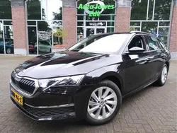 Zwart Gebruikt 2024 Skoda Octavia Business Line Stationwagen | € 33.835 (Eerlijke prijs)