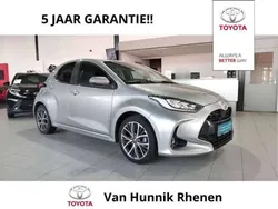 Zilver, metallic lak Nieuw 2024 Toyota Yaris Hybrid Executive Hatchback | € 28.750 (Eerlijke prijs)