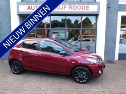 Rood Gebruikt 2014 Mazda 2 Edition Hatchback | € 6.499 (Eerlijke prijs)