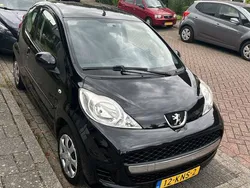 Zwart Gebruikt 2010 Peugeot 107 Hatchback | € 3.000 (Iets duurder)