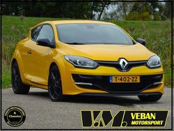 Geel Gebruikt 2016 Renault Mégane Coupé R.S. Coupé | € 18.950