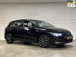 Zwart Gebruikt 2020 VW Golf VIII Style Hatchback | € 11.750