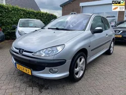 Grijs Gebruikt 2003 Peugeot 206 Premium Hatchback | € 999 (Eerlijke prijs)
