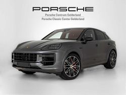 Grijs Gebruikt 2024 Porsche Cayenne Turbo E-Hybrid SUV | € 184.900