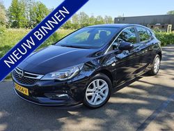 Blauw Gebruikt 2018 Opel Astra Edition Hatchback | € 8.950 (Eerlijke prijs)