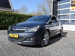 Grijs Gebruikt 2008 Opel Astra GTC Cosmo Hatchback | € 3.895 (Eerlijke prijs)