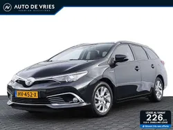Grijs Gebruikt 2015 Toyota Auris Hybrid Executive Hatchback | € 13.950 (Eerlijke prijs)
