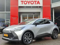 Grijs, metallic lak Gebruikt 2024 Toyota C-HR SUV | € 31.900 (Super prijs)
