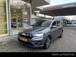 Grijs Gebruikt 2024 Dacia Sandero Journey Hatchback | € 20.400 (Eerlijke prijs)
