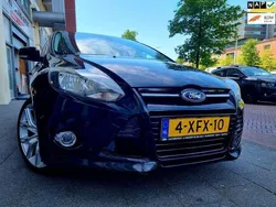 Zwart Gebruikt 2014 Ford Focus Sedan | € 3.995 (Super prijs)