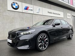 Zwart, metallic lak Gebruikt 2025 BMW 520 M Sport Sedan | € 63.880 (Goede deal)
