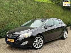 Zwart Gebruikt 2010 Opel Astra Cosmo Hatchback | € 5.000 (Iets duurder)