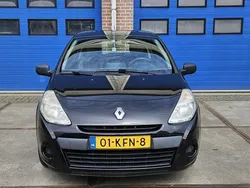 Zwart, metallic lak Gebruikt 2009 Renault Clio II Hatchback | € 2.450 (Eerlijke prijs)