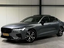 Grijs Gebruikt 2020 Volvo S60 R-Design Sedan | € 32.400 (Iets duurder)