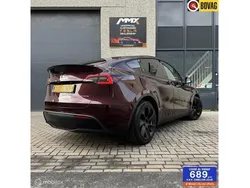 Rood Gebruikt 2024 Tesla Model Y Long Range SUV | € 42.999 (Eerlijke prijs)