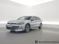 Grijs Gebruikt 2024 VW Passat Business Stationwagen | € 44.250 (Duur)