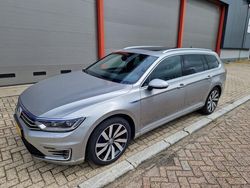 Grijs Gebruikt 2015 VW Passat Highline Stationwagen | € 17.999 (Eerlijke prijs)
