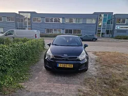 Zwart Gebruikt 2013 Kia Rio MPV | € 3.900 (Duur)
