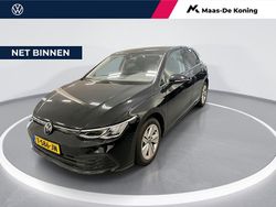Zwart Gebruikt 2023 VW Golf VIII Life Hatchback | € 21.880 (Goede deal)
