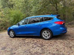 Blauw (metallic) Gebruikt 2019 Ford Focus Trend Stationwagen | € 8.995 (Super prijs)