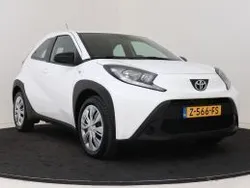 Wit Gebruikt 2024 Toyota Aygo Play Hatchback | € 17.445 (Goede deal)
