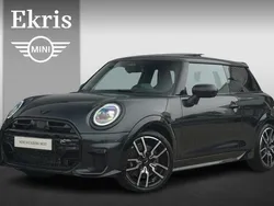 Grijs, metallic lak Gebruikt 2024 Mini John Cooper Works Comfort Hatchback | € 41.950