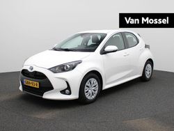 Wit Gebruikt 2022 Toyota Yaris Hybrid Active Hatchback | € 19.900 (Goede deal)