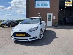 Wit Gebruikt 2012 Ford Focus ST Hatchback | € 12.950 (Eerlijke prijs)