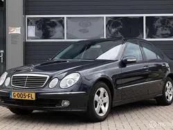 Zwart, metallic lak Gebruikt 2003 Mercedes E320 Avantgarde Sedan | € 7.450