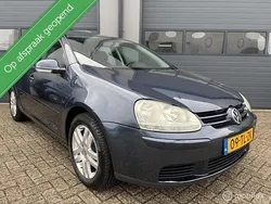 Blauw Gebruikt 2006 VW Golf V Hatchback | € 4.950 (Eerlijke prijs)