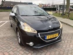 Gebruikt 2015 Peugeot 208 Allure Hatchback | € 2.950 (Goede deal)