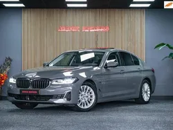 Grijs Gebruikt 2022 BMW 530e Executive Sedan | € 37.850 (Super prijs)