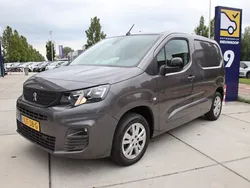 Grijs Gebruikt 2021 Peugeot Partner S MPV | € 12.946 (Iets duurder)