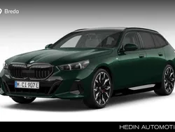 Groen Nieuw 2024 BMW 550e Comfort Edition Stationwagen | € 120.614