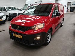 Rood Gebruikt 2020 Peugeot Partner Premium Van | € 9.750 (Iets duurder)
