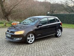 Zwart (metallic) Gebruikt 2010 VW Polo Highline Hatchback | € 8.950 (Eerlijke prijs)