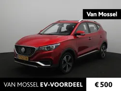 Rood Gebruikt 2019 MG ZS Luxury Sedan | € 13.995 (Eerlijke prijs)