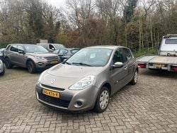 Bruin Gebruikt 2010 Renault Clio II Expression Hatchback | € 3.000 (Eerlijke prijs)