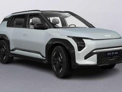 Ivory silver mat Nieuw 2025 Kia EV3 GT-Line SUV | € 44.990 (Duur)